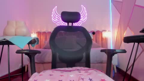 Scarlett online show from 02.21.25