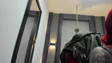 Snapshot of _selene_red chatting on 06.19.26 Selene online show from 06.19.26