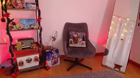 Laura online show from 12.26.24