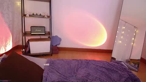 Laura online show from 01.15.25