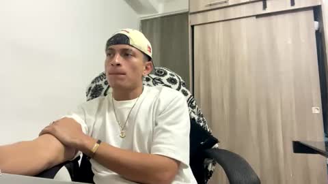 Juan Pablo-independent model online show from 02.17.25