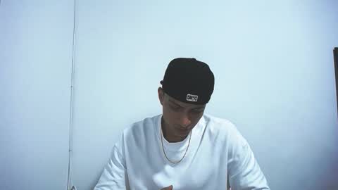 Juan Pablo-independent model online show from 11.17.25