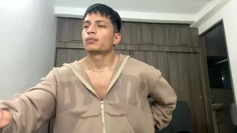 Juan Pablo-independent model online show from 02.03.26