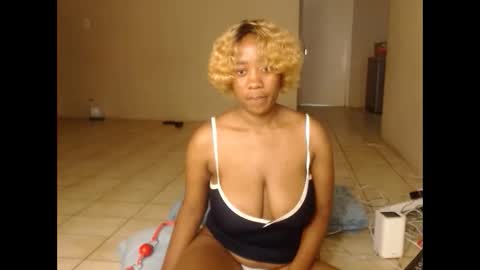 _sexylipss online show from 11.28.25