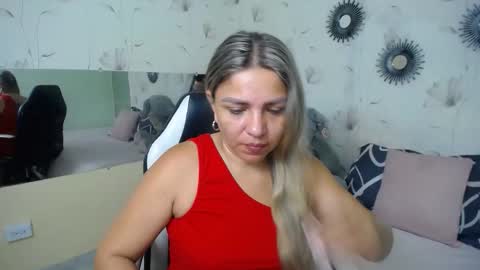 Snapshot of _sexyredhead_ chatting on 11.19.25 KATA online show from 11.19.25