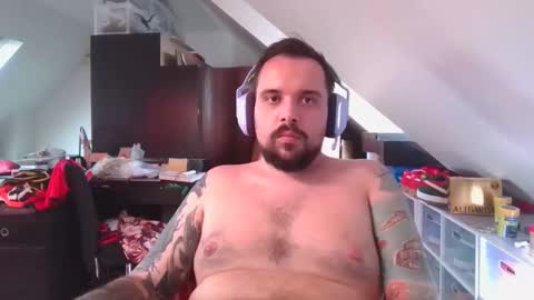 Snapshot of _smiley_bear27 chatting on 11.08.25 _smiley_bear27 online show from 11.08.25