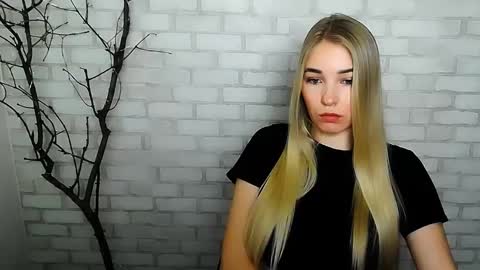 Snapshot of _snow_queen__ chatting on 12.15.24 Rachel online show from 12.15.24