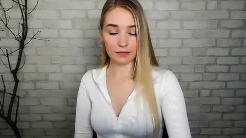 Snapshot of _snow_queen__ chatting on 12.27.24 Rachel online show from 12.27.24