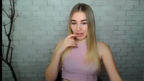 Snapshot of _snow_queen__ chatting on 12.31.24 Rachel online show from 12.31.24