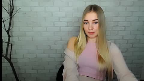 Snapshot of _snow_queen__ chatting on 12.31.24 Rachel online show from 12.31.24