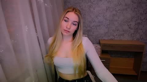 Snapshot of _snow_queen__ chatting on 01.14.25 Rachel online show from 01.14.25