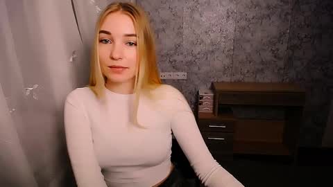 Snapshot of _snow_queen__ chatting on 01.28.25 Rachel online show from 01.28.25