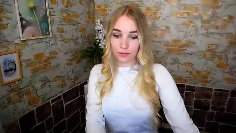 Snapshot of _snow_queen__ chatting on 02.18.25 Rachel online show from 02.18.25