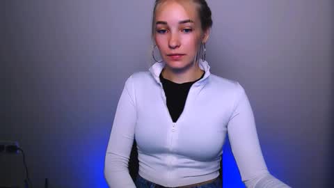 Snapshot of _snow_queen__ chatting on 10.28.25 Rachel online show from 10.28.25