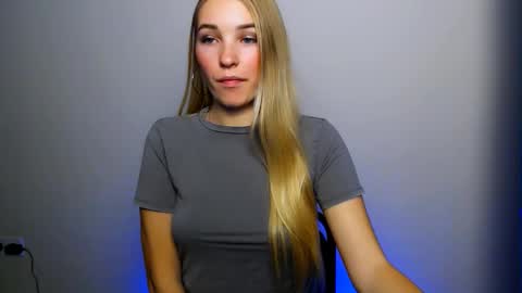 Snapshot of _snow_queen__ chatting on 10.29.25 Rachel online show from 10.29.25