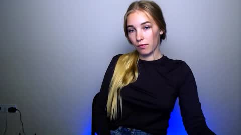 Snapshot of _snow_queen__ chatting on 11.06.25 Rachel online show from 11.06.25