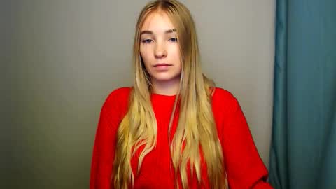 Snapshot of _snow_queen__ chatting on 11.12.25 Rachel online show from 11.12.25