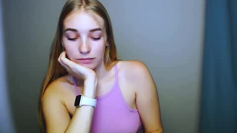 Snapshot of _snow_queen__ chatting on 11.23.25 Rachel online show from 11.23.25