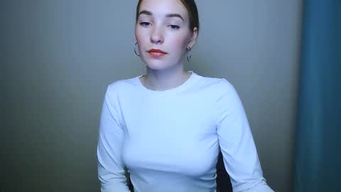 Snapshot of _snow_queen__ chatting on 11.27.25 Rachel online show from 11.27.25