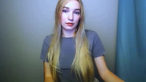 Snapshot of _snow_queen__ chatting on 11.28.25 Rachel online show from 11.28.25