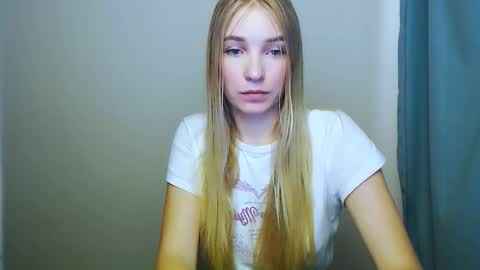 Snapshot of _snow_queen__ chatting on 12.02.25 Rachel online show from 12.02.25