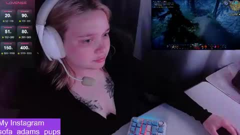 Snapshot of _sofia_adam_ chatting on 06.19.26 pups online show from 06.19.26