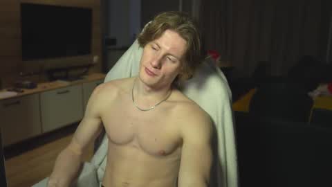 OLIVERpvt is open online show from 02.15.25