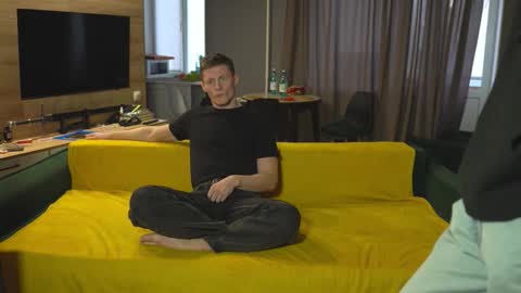 OLIVERpvt is open online show from 11.03.25