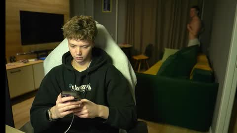 OLIVERpvt is open online show from 11.25.25