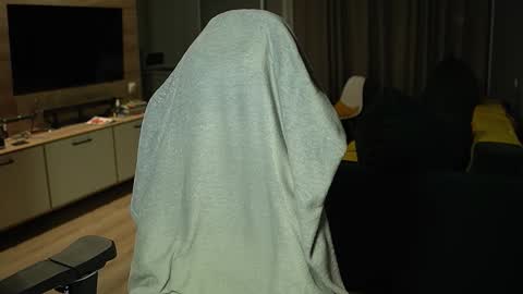 OLIVERpvt is open online show from 01.13.26