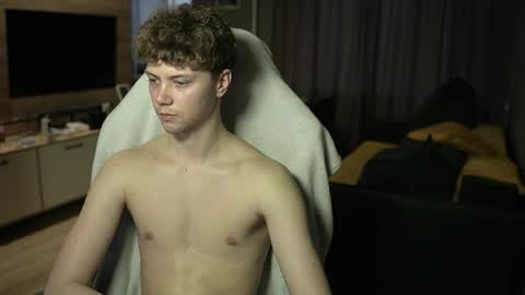 OLIVERpvt is open online show from 04.03.26