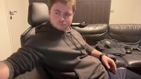 Snapshot of _stevie___ chatting on 01.04.25 _stevie___ online show from 01.04.25