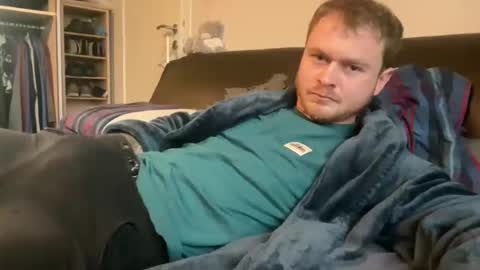 Snapshot of _stevie___ chatting on 12.14.25 _stevie___ online show from 12.14.25