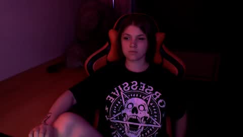 Snapshot of _sweet_foxy_ chatting on 05.23.26 Mari online show from 05.23.26