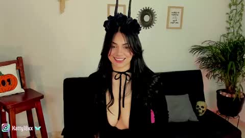 Snapshot of _sweet_kitty1 chatting on 10.31.25 online show from 10.31.25