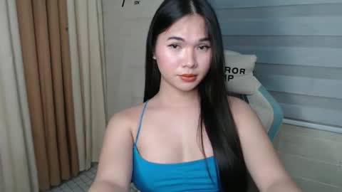 Snapshot of _sweetcummer chatting on 10.26.25 Yanny online show from 10.26.25