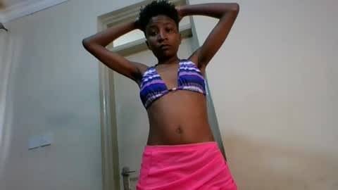 _sweetebony_r online show from 06.12.26