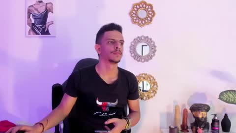 Snapshot of _tarek_ chatting on 09.27.25 _tarek_ online show from 09.27.25