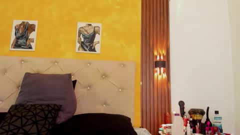 Snapshot of _tarek_ chatting on 11.24.25 _tarek_ online show from 11.24.25