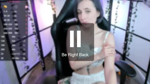 Snapshot of _taylor_moon chatting on 11.20.25 Taylor online show from 11.20.25