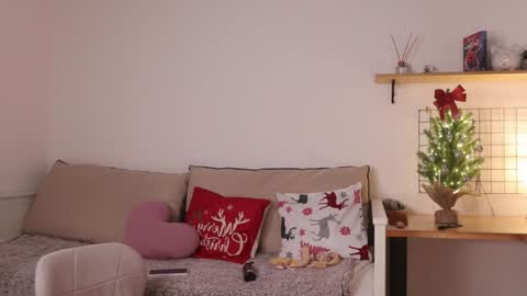 Annie online show from 01.10.25