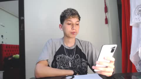 Snapshot of _thomas_hot_ chatting on 12.16.24 Thomas online show from 12.16.24