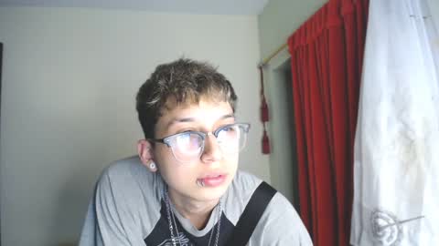 Snapshot of _thomas_hot_ chatting on 12.20.24 Thomas online show from 12.20.24