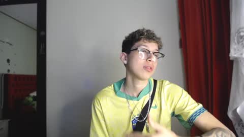 Snapshot of _thomas_hot_ chatting on 12.22.24 Thomas online show from 12.22.24