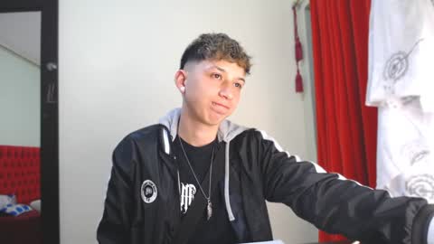 Snapshot of _thomas_hot_ chatting on 01.01.25 Thomas online show from 01.01.25