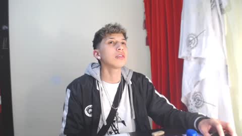 Snapshot of _thomas_hot_ chatting on 01.08.25 Thomas online show from 01.08.25