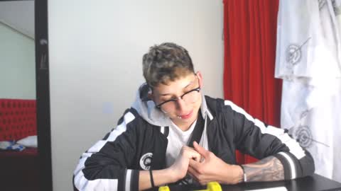 Snapshot of _thomas_hot_ chatting on 01.08.25 Thomas online show from 01.08.25