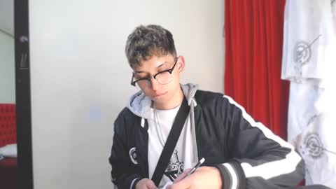 Snapshot of _thomas_hot_ chatting on 01.08.25 Thomas online show from 01.08.25