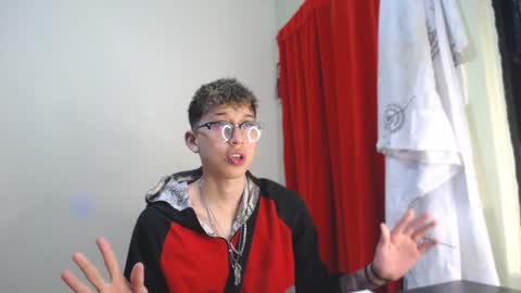 Snapshot of _thomas_hot_ chatting on 01.09.25 Thomas online show from 01.09.25