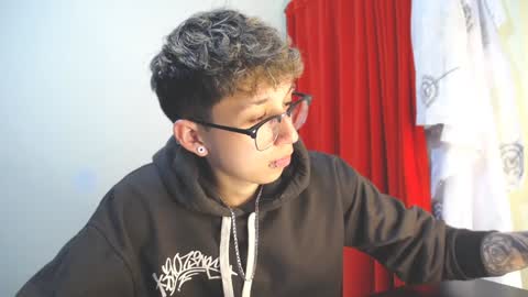 Snapshot of _thomas_hot_ chatting on 01.22.25 Thomas online show from 01.22.25